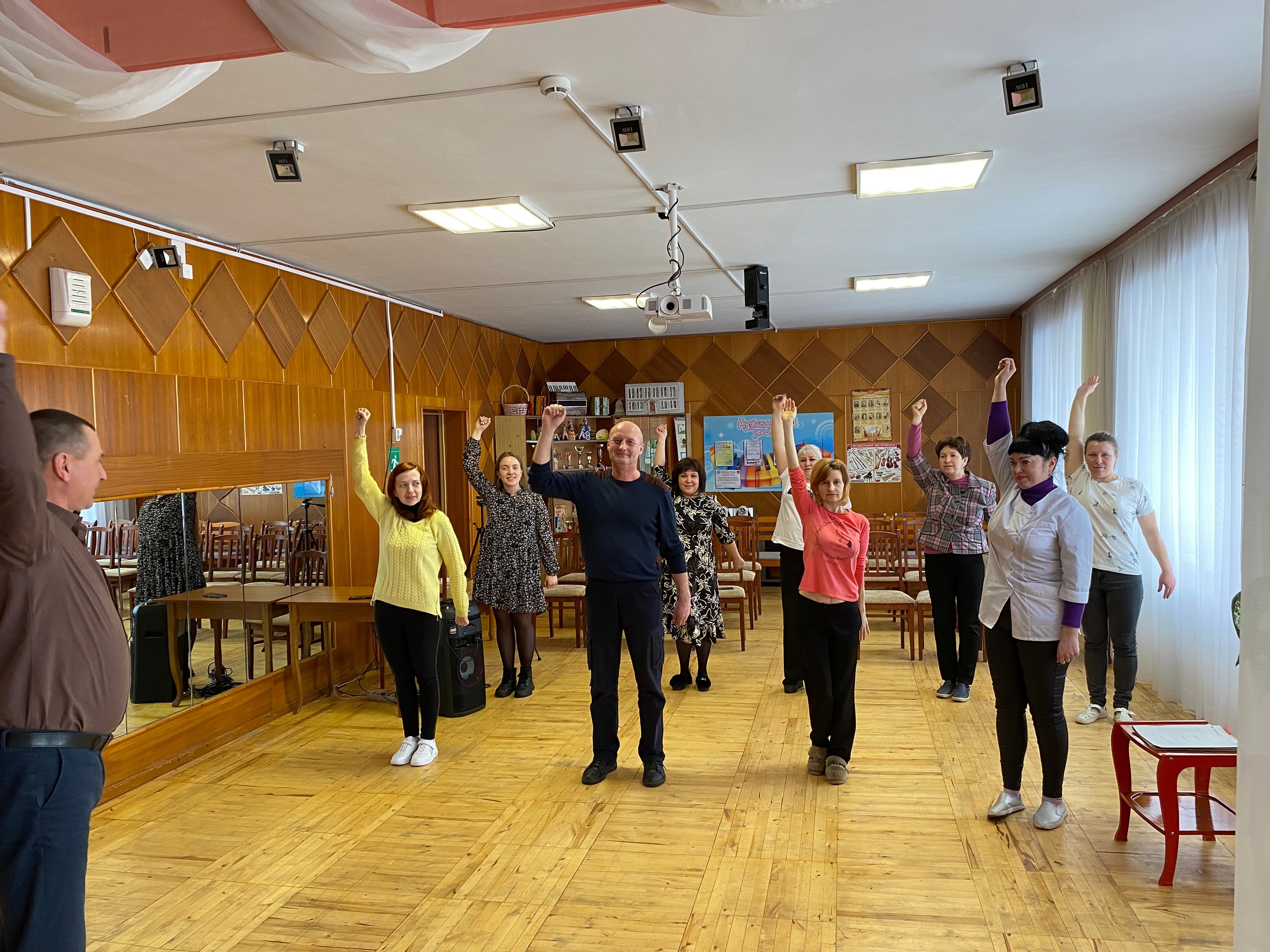 В рамках реализации корпоративной программы «Укрепление здоровья на рабочем месте», а также к Всемирному дню здоровья в нашем Центре проведены мероприятия для сотрудников