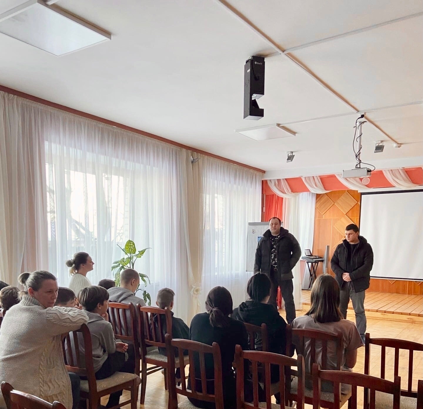 Сотрудники МО МВД России «Белозерский» провели лекцию для воспитанников