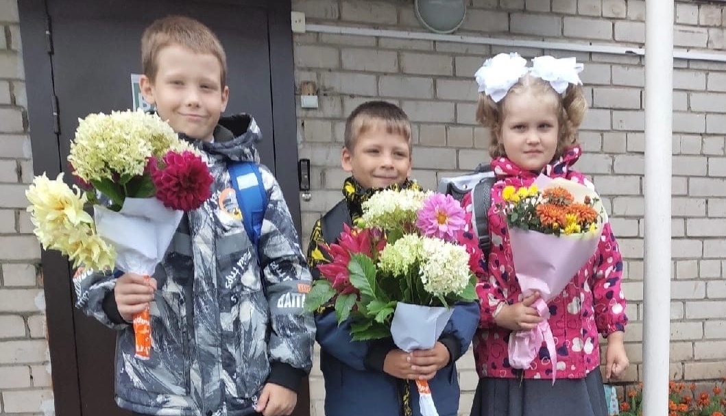 Поздравили наших ребят с  началом учебного года