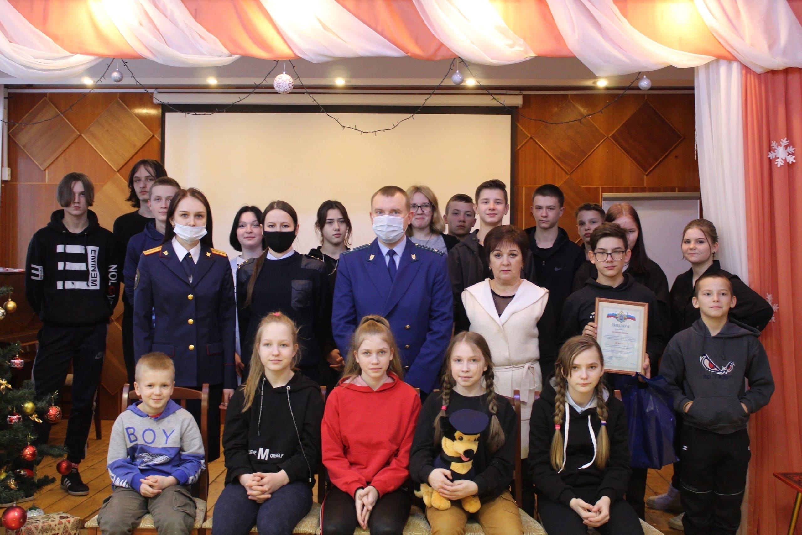 Награждение участников областного конкурса социальной рекламы "Оторожно-опасность"