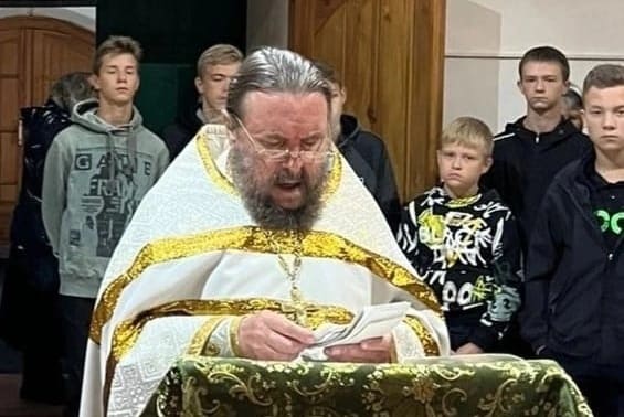 Накануне 1 сентября в храме Успения Божьей Матери прошел Молебен об учащихся.