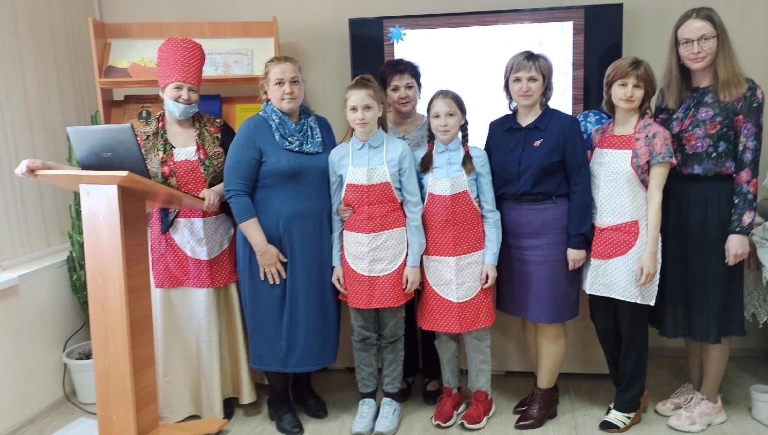 Презентация рукотворной анимированной книги "Сказка о бабе Глаше и ёё чудесной каше"